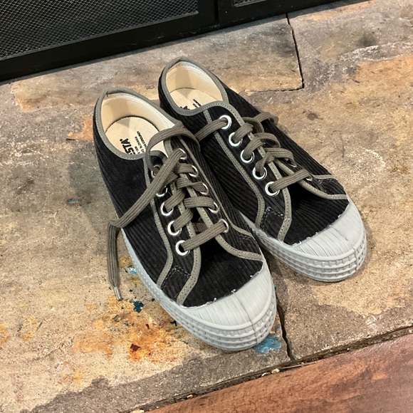 Novesta Shoes - Novesta Women’s Corduroy Gray Low-Top Sneakers